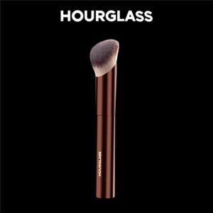 Hourglass Makeup Brush- No.21 Ambient Soft Glow Foundation Brush Soft Fiber